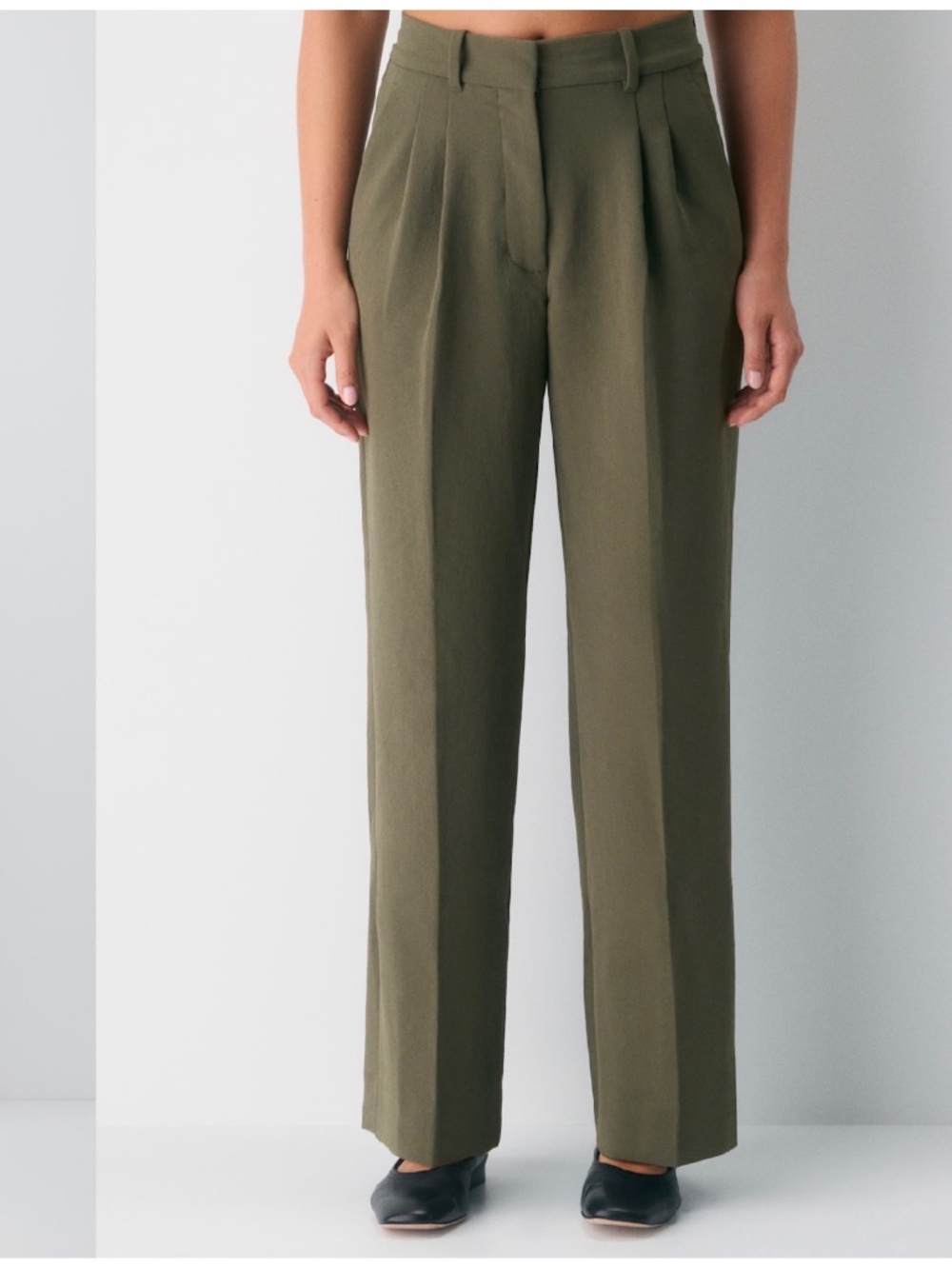 Aritzia The Effortless Pant Curve-Fit - Crepette - Dark Olive - Size 16